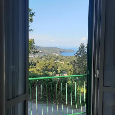 Casa Maddi Con Vista Mare Vicinissima Al Centro Isola D'elba Apartment